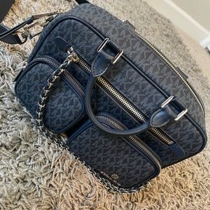 Michael Kors Crossbody Logo ELLIOT